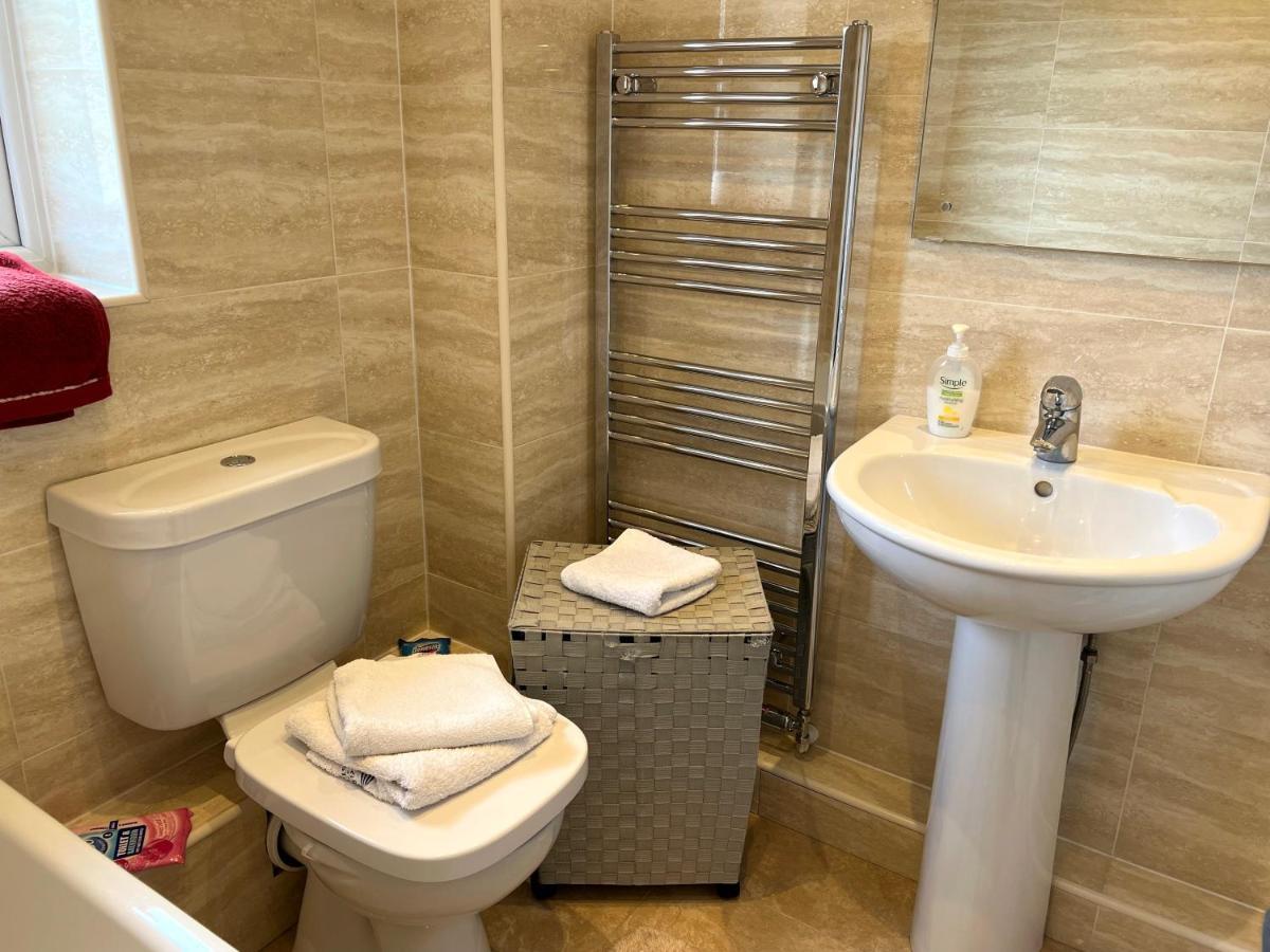 Simply Stunning 2 Bedroom Home With Parking Space Нотингам Екстериор снимка