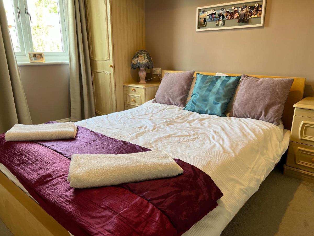 Simply Stunning 2 Bedroom Home With Parking Space Нотингам Екстериор снимка